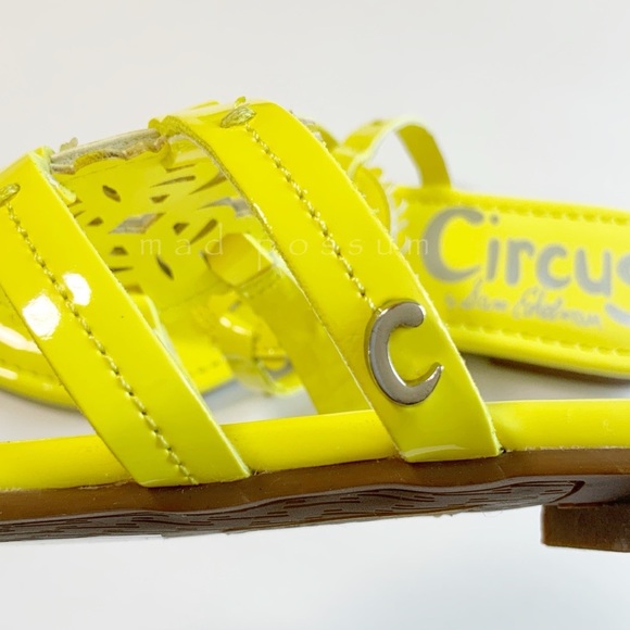 🚫SOLD🚫Sam Edelman Cherrie Medallion Sandals - Picture 3 of 6